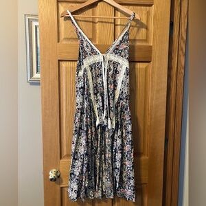 Open front layer dress—medium. Darling! Must have shirt underneath or dress. A